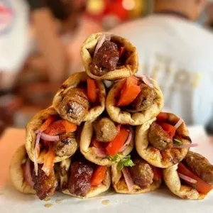 Pita Souvlaki - Rullande Taverna - Grekisk Streetfood